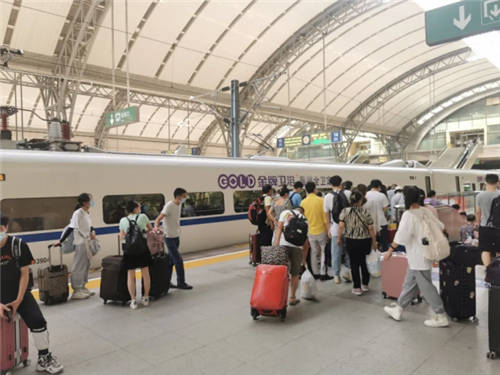 金牌卫浴高铁广告又“火”了，新投放多条高铁线路。
